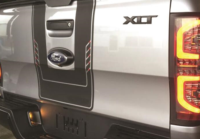 სტიკერი RANGER 2012-2020 საბარგულის კარზე, შავი მატე