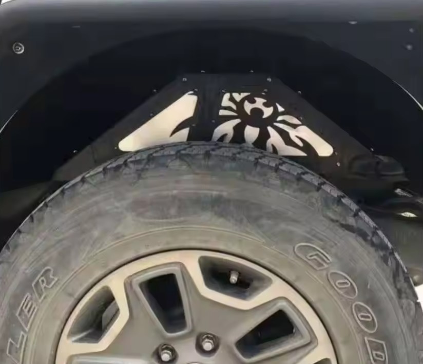 ფრთის შიდა დამცავი WRANGLER 2007-2017 რკინა წინა, შავი (SPYDER LOGO)