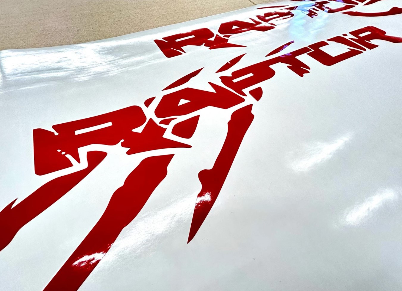 სტიკერი F150 2009-2014 საბარგულის ფრთის (კომპლექტი-2ც) წითელი მატე