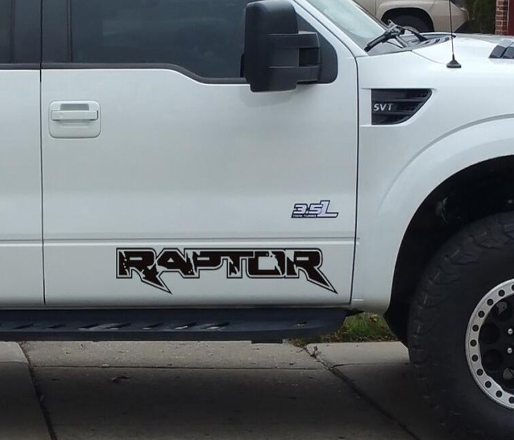 სტიკერი F150 2009-2014 წინა კარის ქვედა ზოლზე (კომპლექტი-2ც) შავი მატე